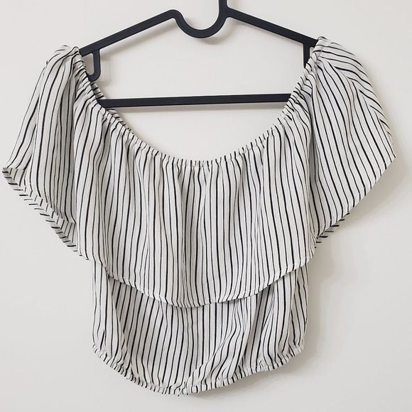 Forever 21 Off the Shoulder Woman's Crop Top - Picture 1 of 1